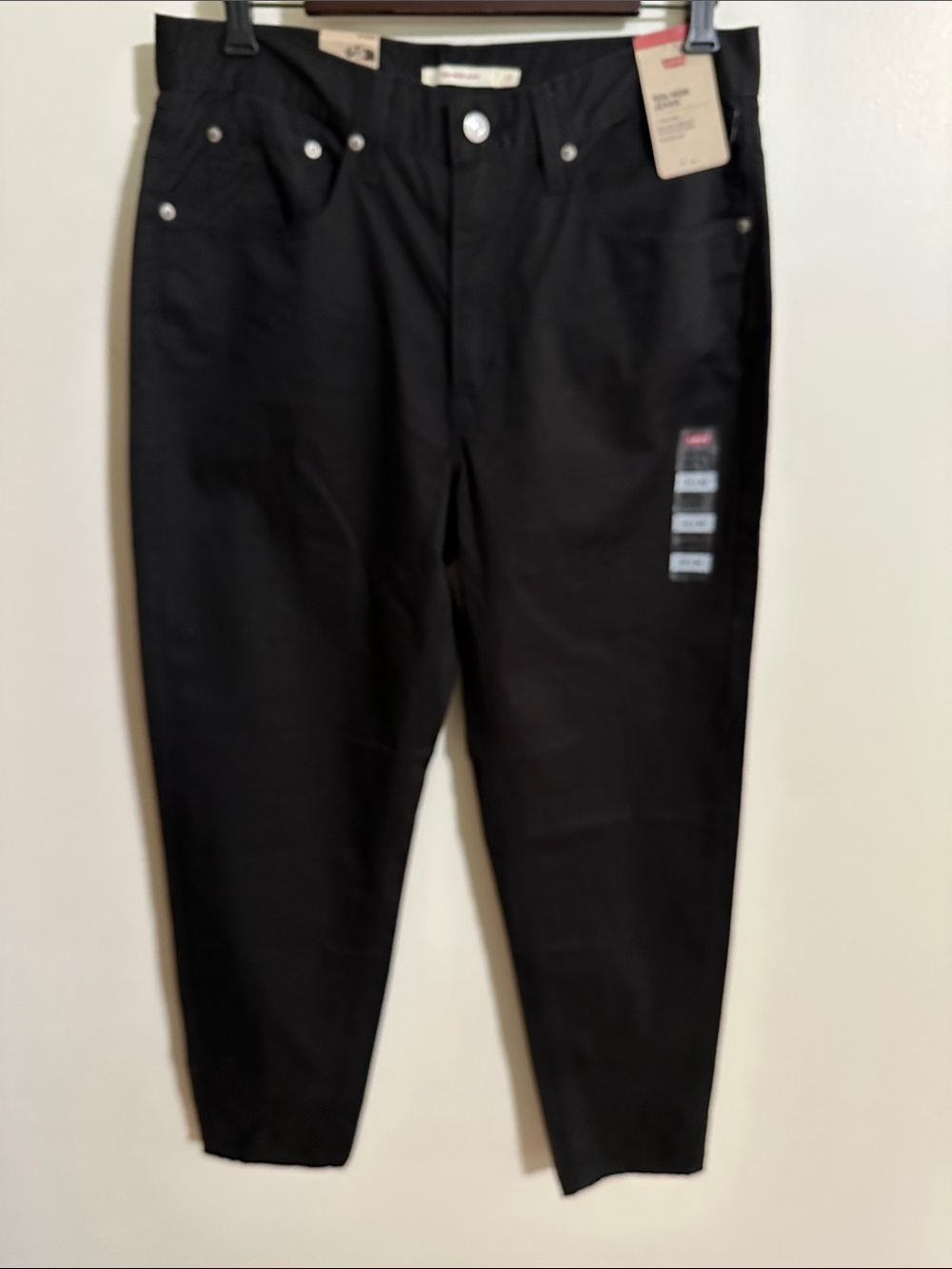 Levi's High Rise '80s Mom Jeans - Black